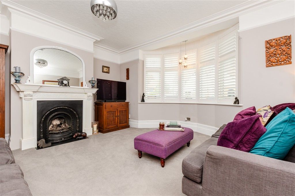 Property photo 2 of 17 Lounge