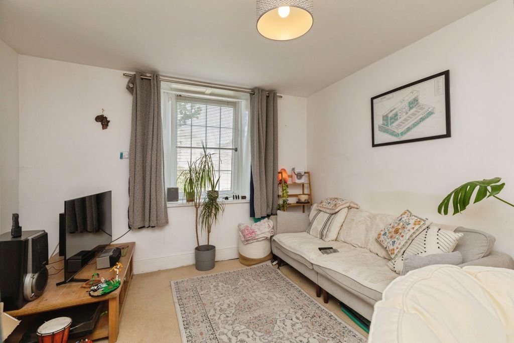 Property photo 2 of 9 Pbox-Img.Jpg