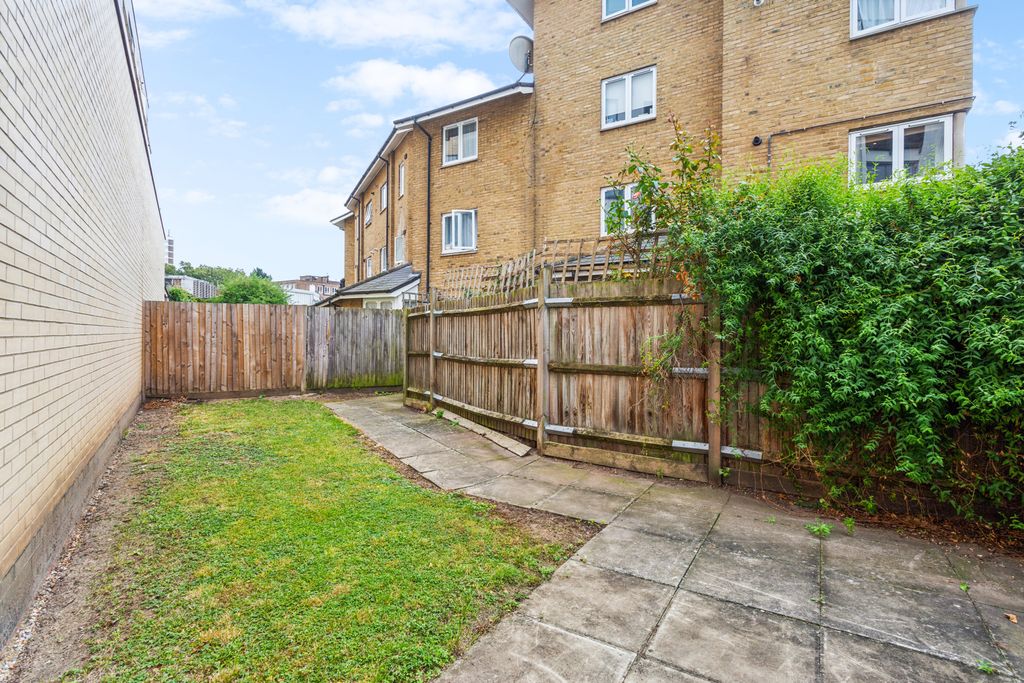 Property photo 3 of 12