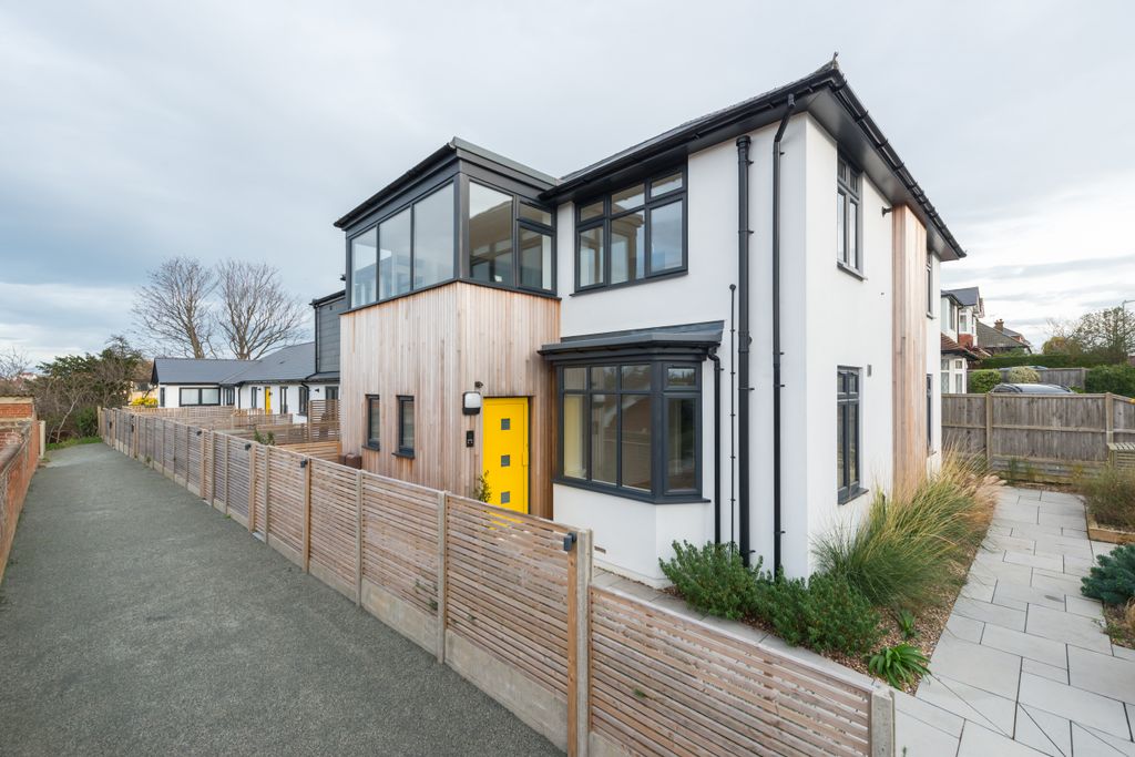 Property photo 1 of 15 Front