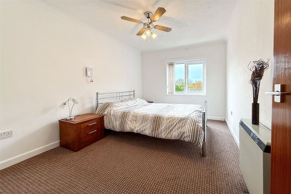 Additional image 5 of 1 bed flat for saleFitzalan Road, Littlehampton, West Sussex BN17