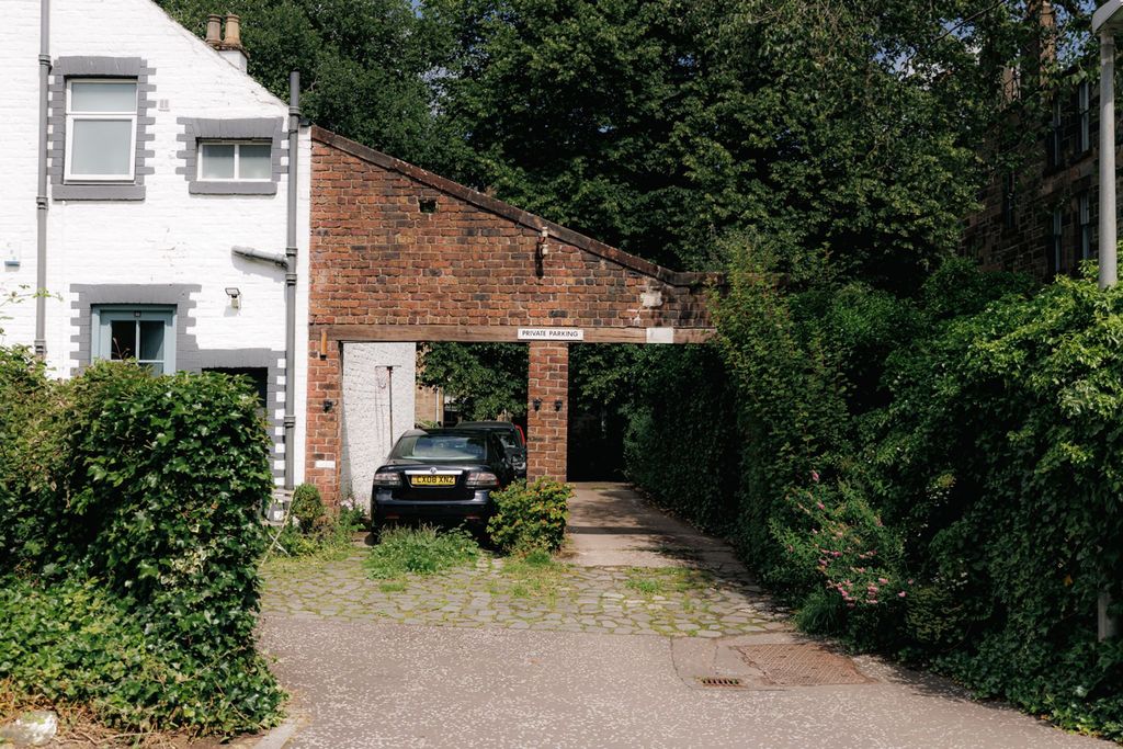 Property photo 2 of 26