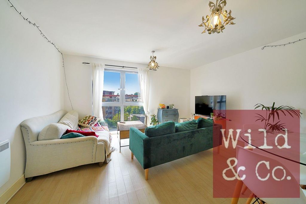 Property photo 1 of 17 Flat 25, Dockside Court - Ru0Y25Grgbpwpxicp1Ut.Jpg