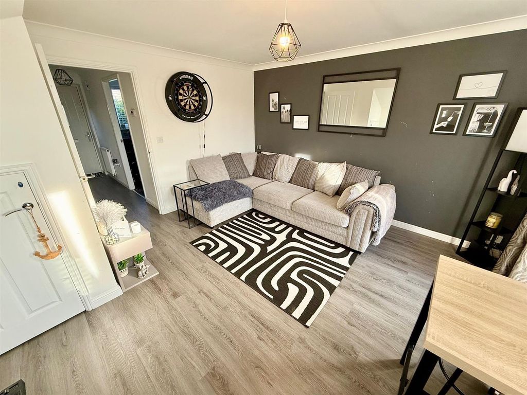 Property photo 2 of 17 Lounge/Dining Room