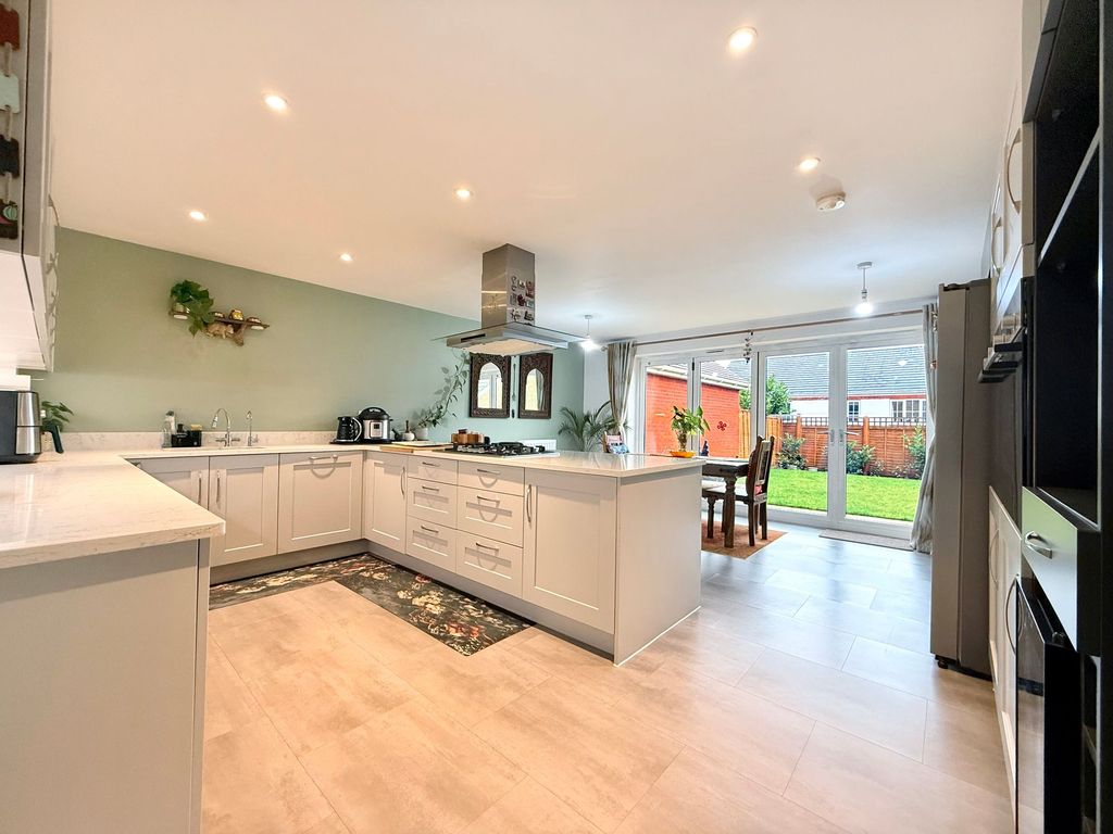 Property photo 2 of 25