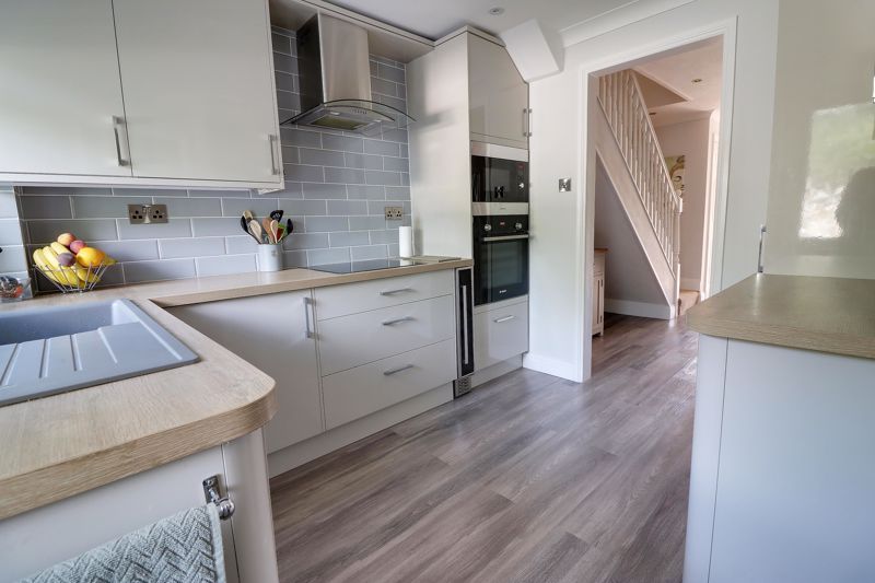 Property photo 2 of 19 Kitchen
