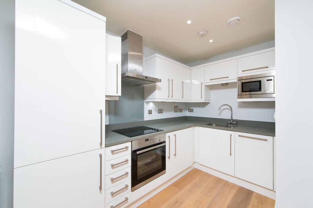 Property photo 2 of 6 Kitchen