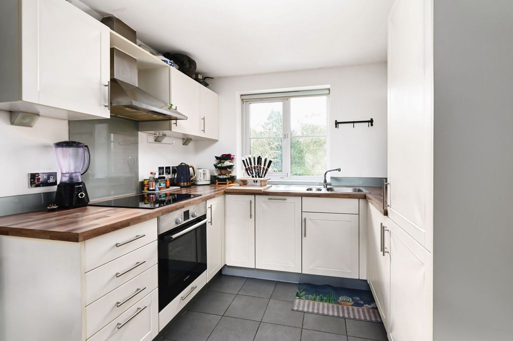 Property photo 3 of 5 11 Alpha House (1)