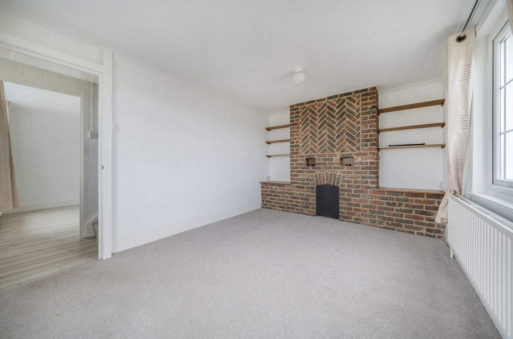 Property photo 3 of 26 1348032-15-68B72E...