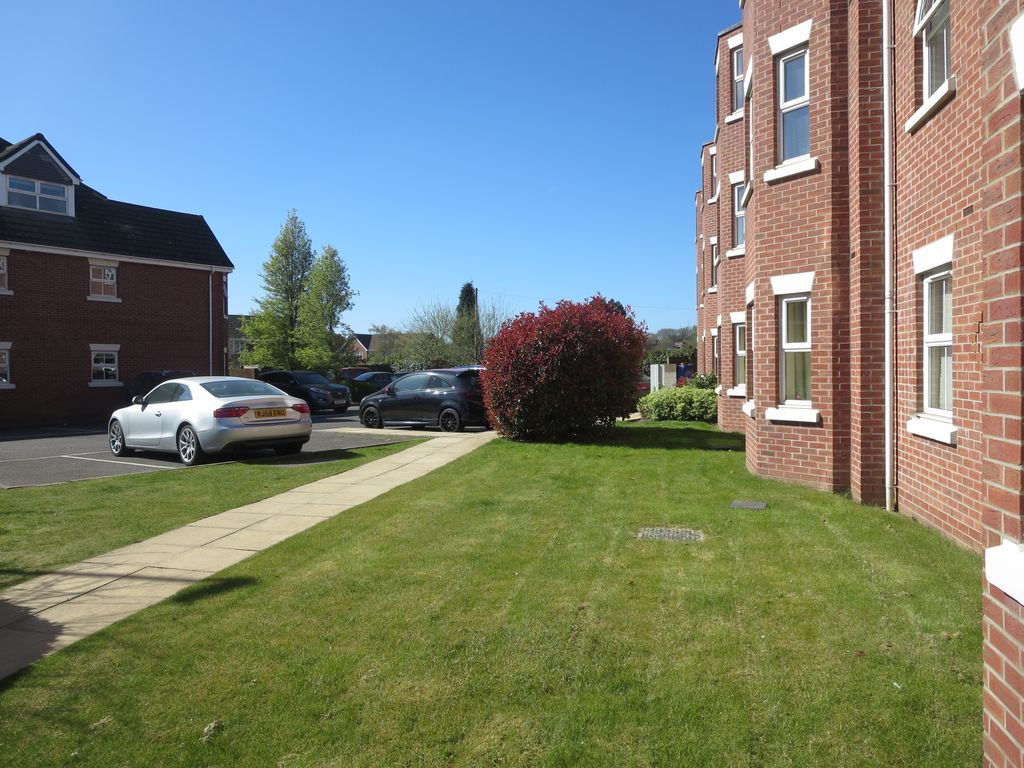 Property photo 2 of 12