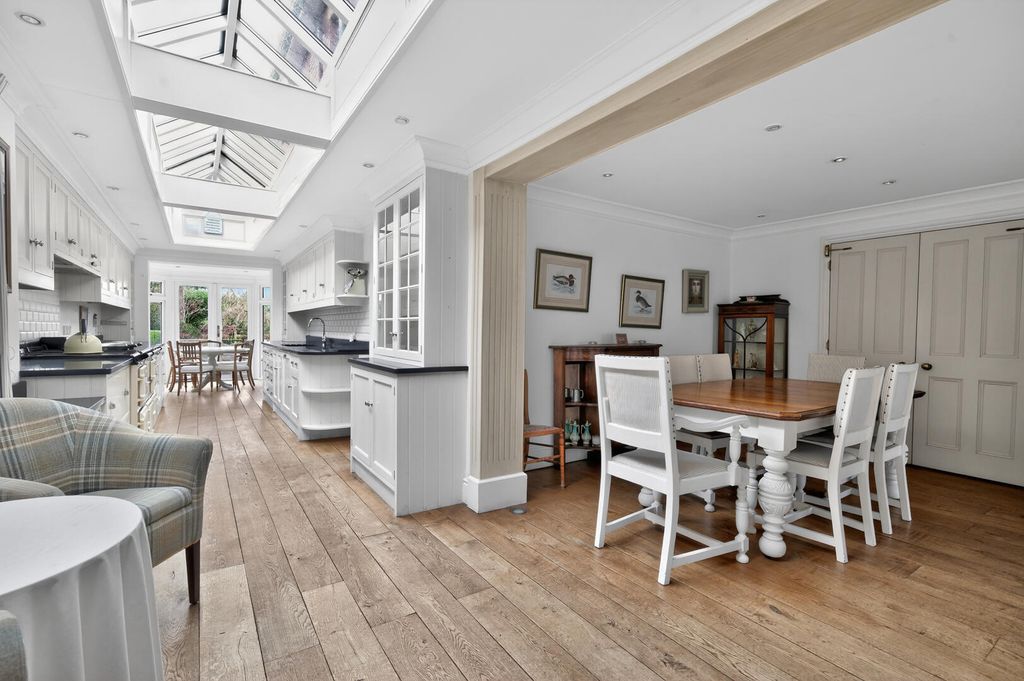 Property photo 3 of 21 Kitchen