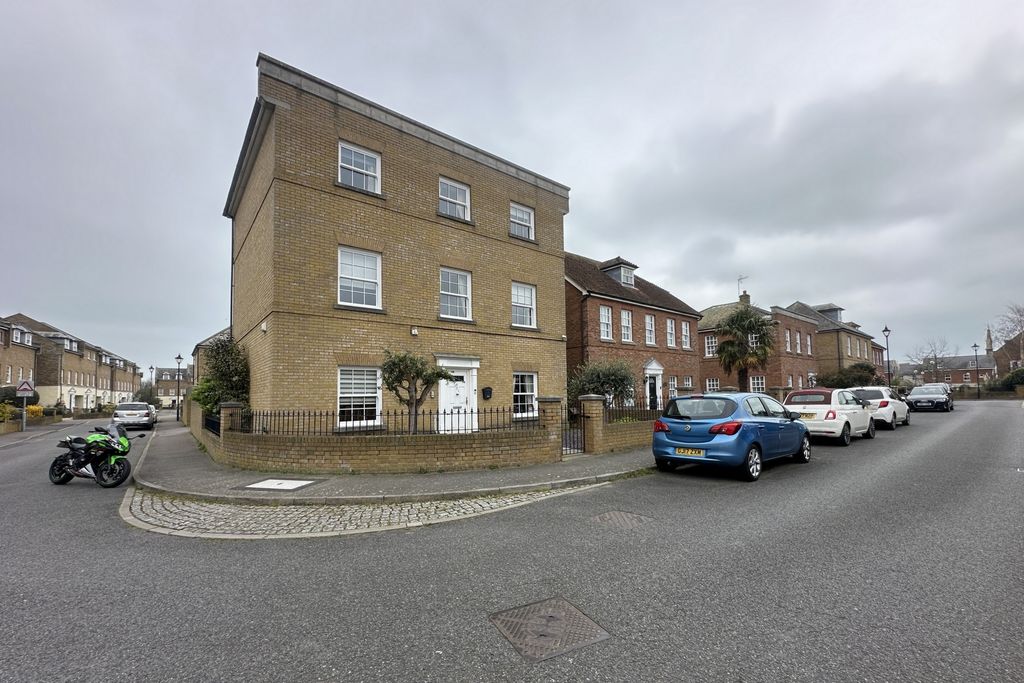 Property photo 1 of 23 Photo 13