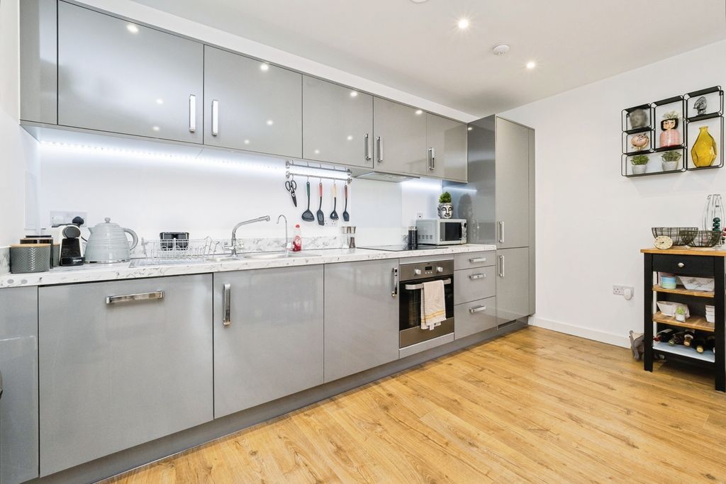 Property photo 3 of 16 Pbox-Img.Jpg