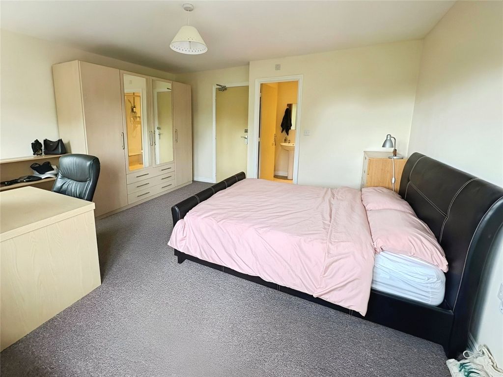 Property photo 3 of 7 Bedroom