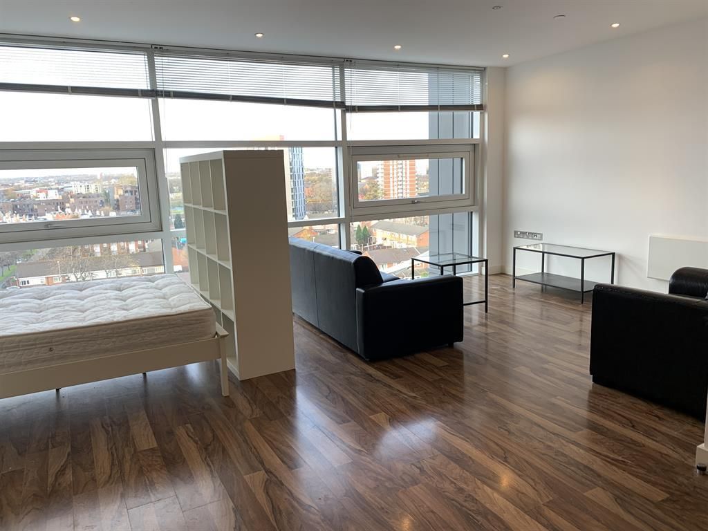 Property photo 2 of 8