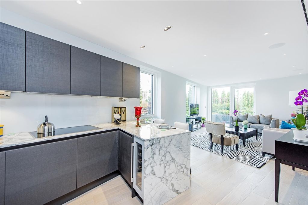 Property photo 1 of 17 Kitchen