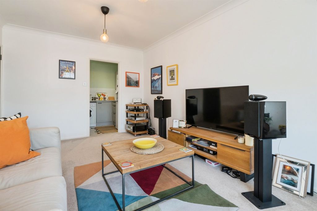 Property photo 2 of 11