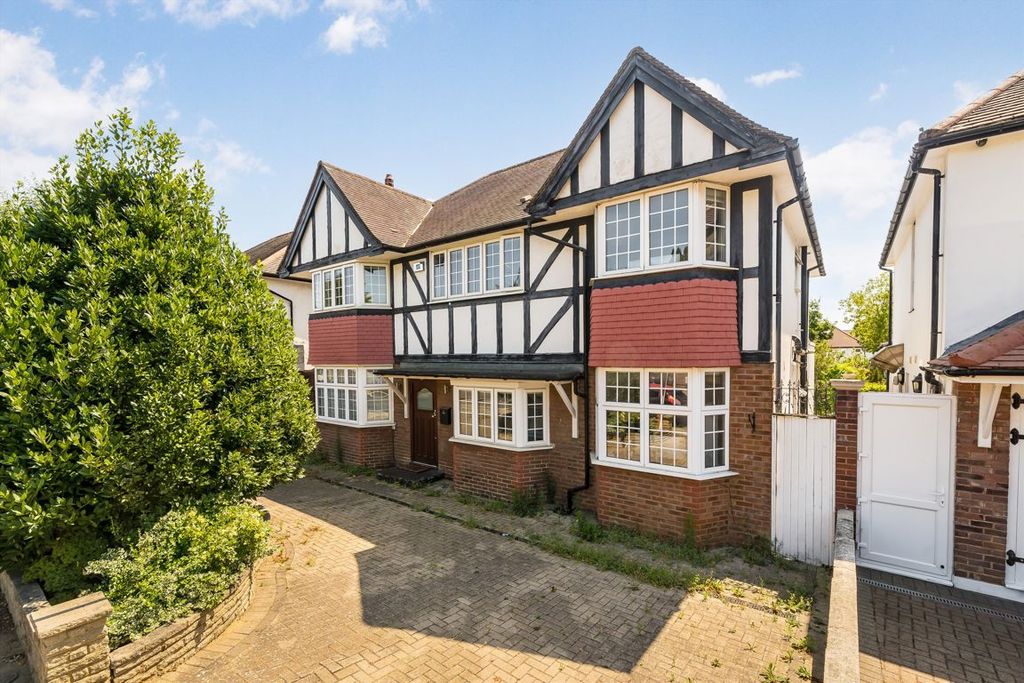 Property photo 1 of 11
