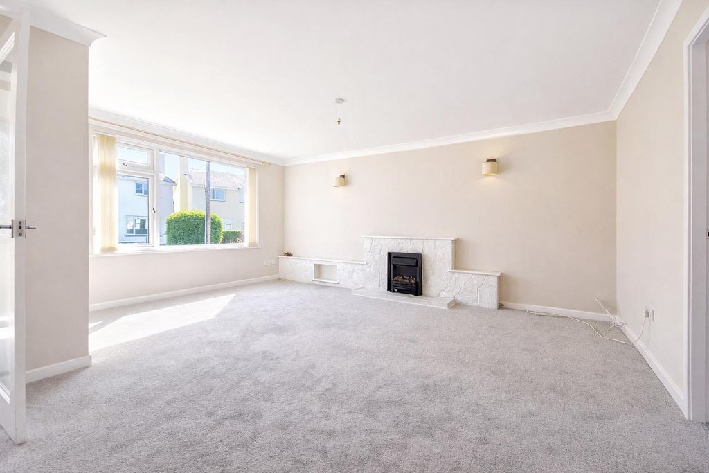 Property photo 2 of 28 21.Png