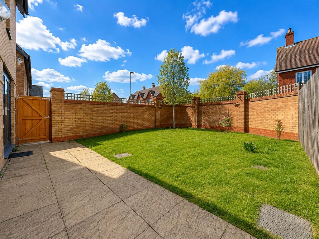 Property photo 3 of 17 Dff0Ea25-5Df5-448F-B035-Cbca50D96887.Png
