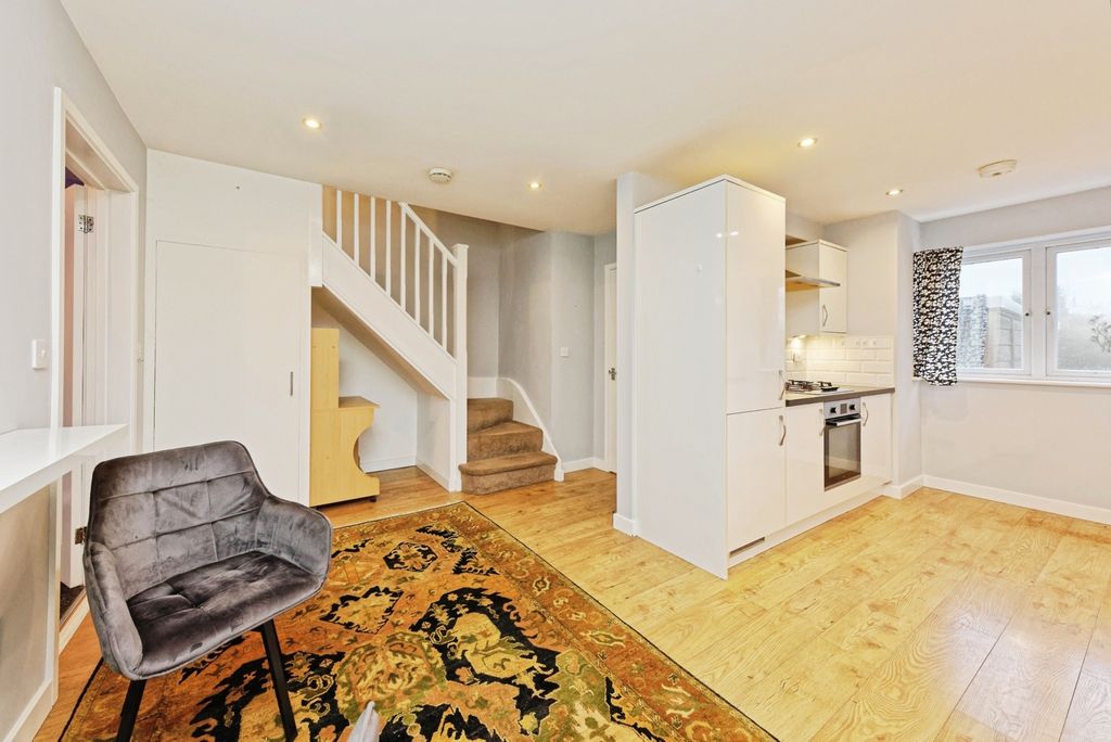 Property photo 2 of 19 Pbox-Img.Jpg