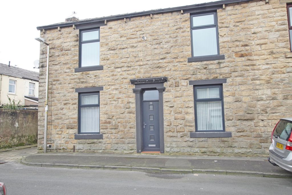 Property photo 1 of 9