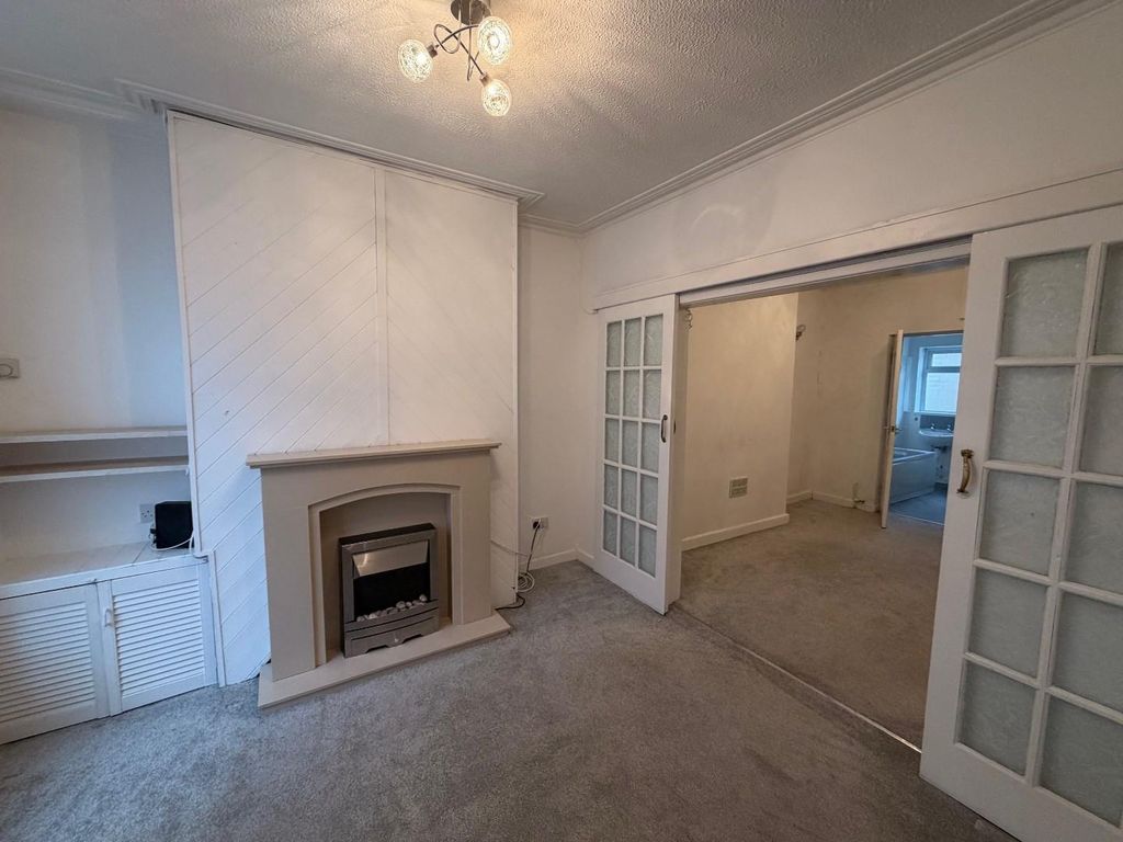 Property photo 2 of 8 4.Jpg