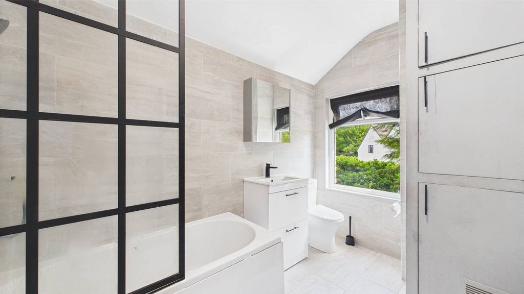 Property photo 2 of 12 1891876