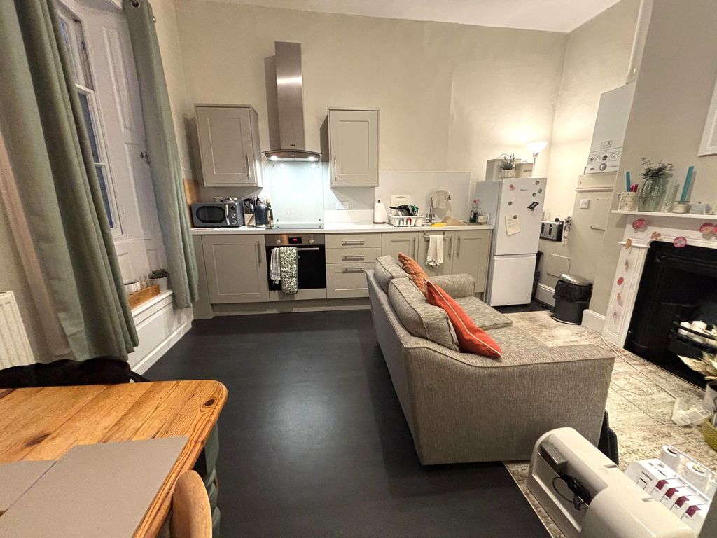 Property photo 1 of 3