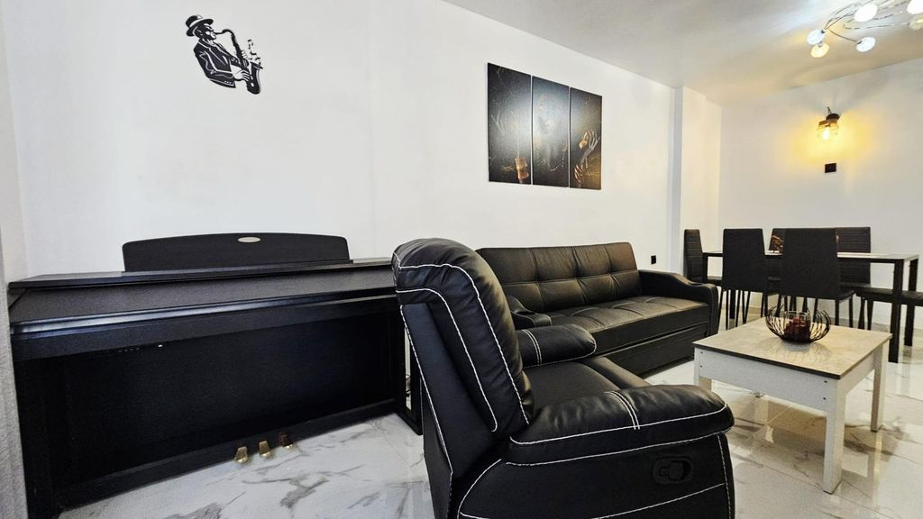 Property photo 2 of 44