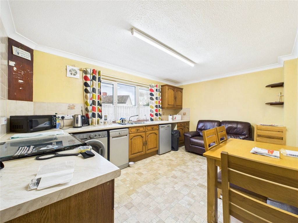 Property photo 2 of 24 Picture No. 28