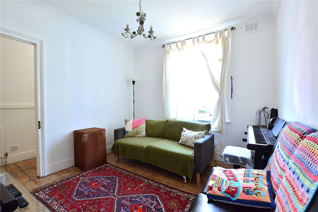 Property photo 3 of 11 Picture No. 29