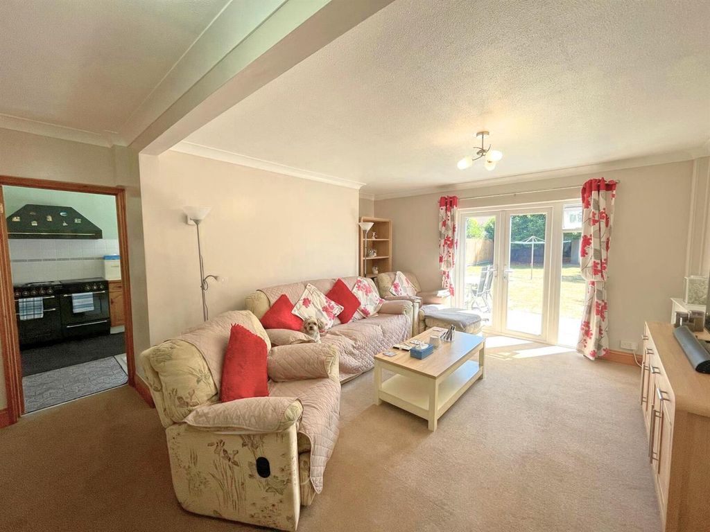 Property photo 3 of 19 Fe39A6Eb-2116-418A-9c30-c8Fc9151B443.Jpg