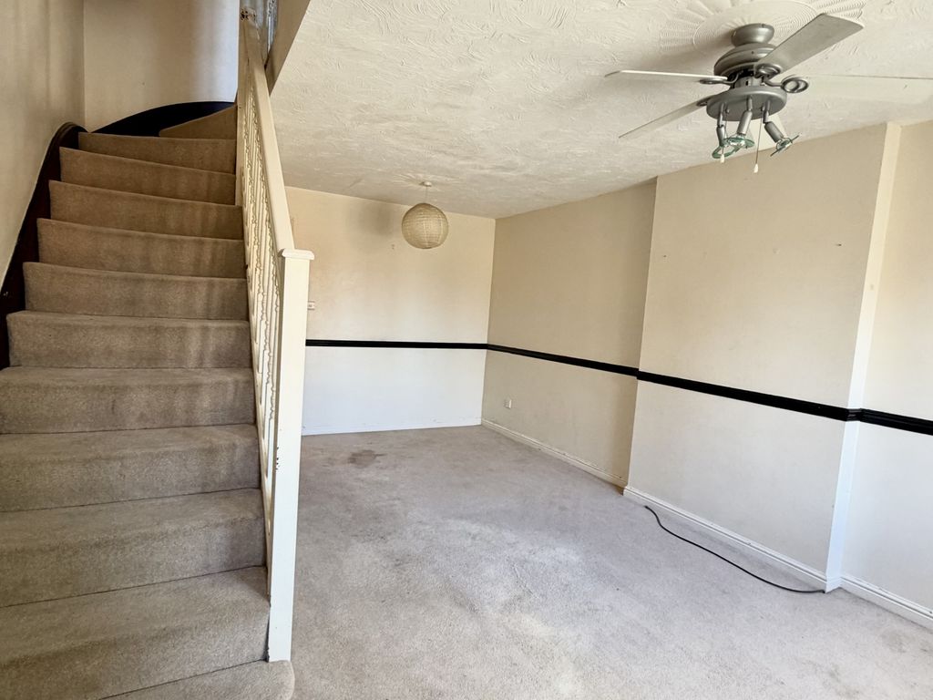 Property photo 2 of 10 Living Room