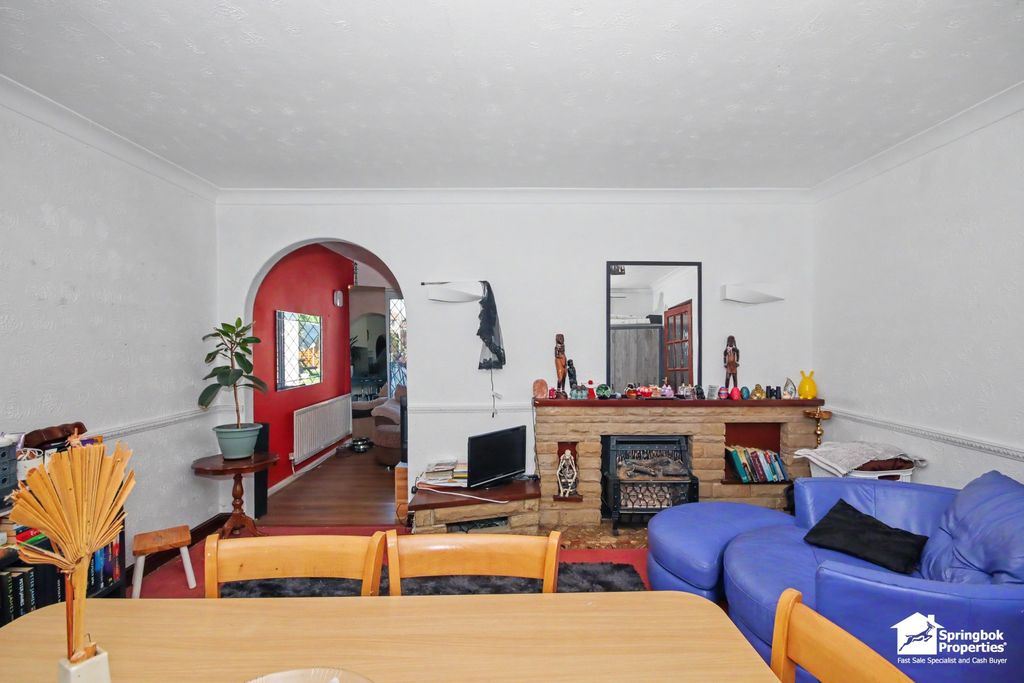 Property photo 3 of 16 Image 2