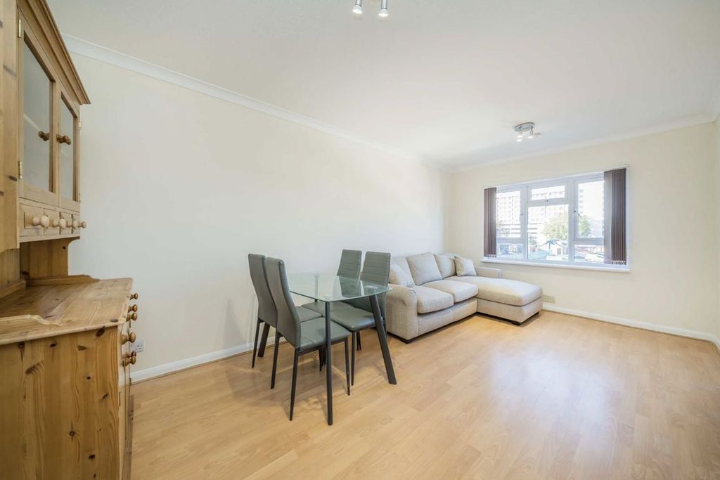 Property photo 2 of 4