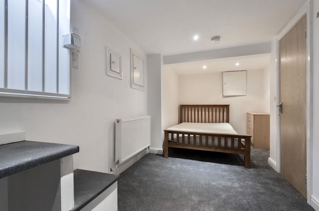 Property photo 3 of 9 816019 (4).Jpg