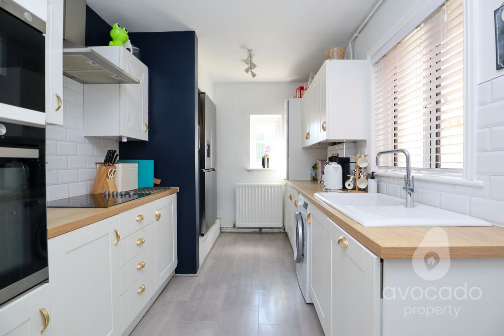 Property photo 2 of 16 4302564