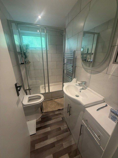 Property photo 3 of 12 Bathroom