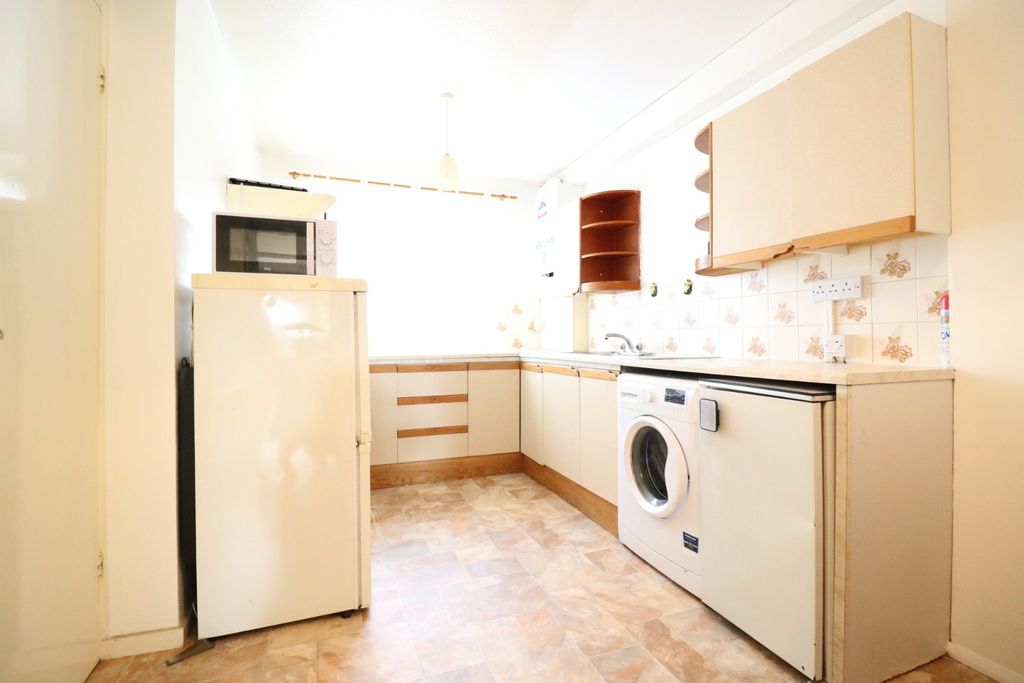 Property photo 2 of 5 4628671