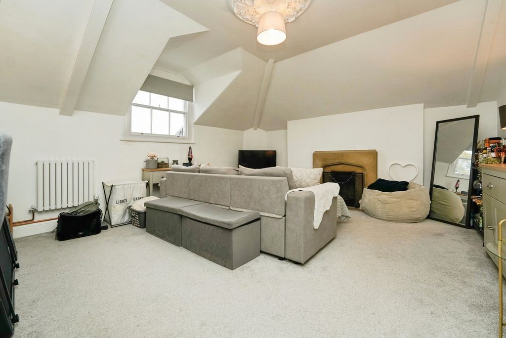 Property photo 2 of 12 Photo