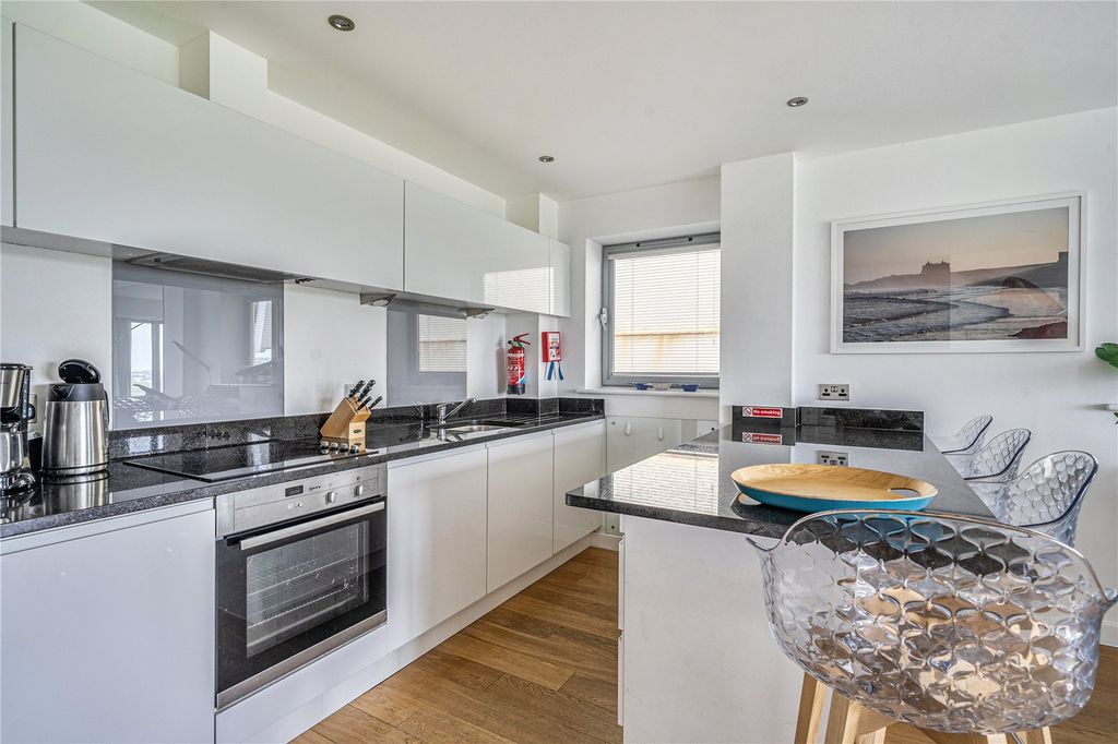 Property photo 3 of 19 Picture No. 14