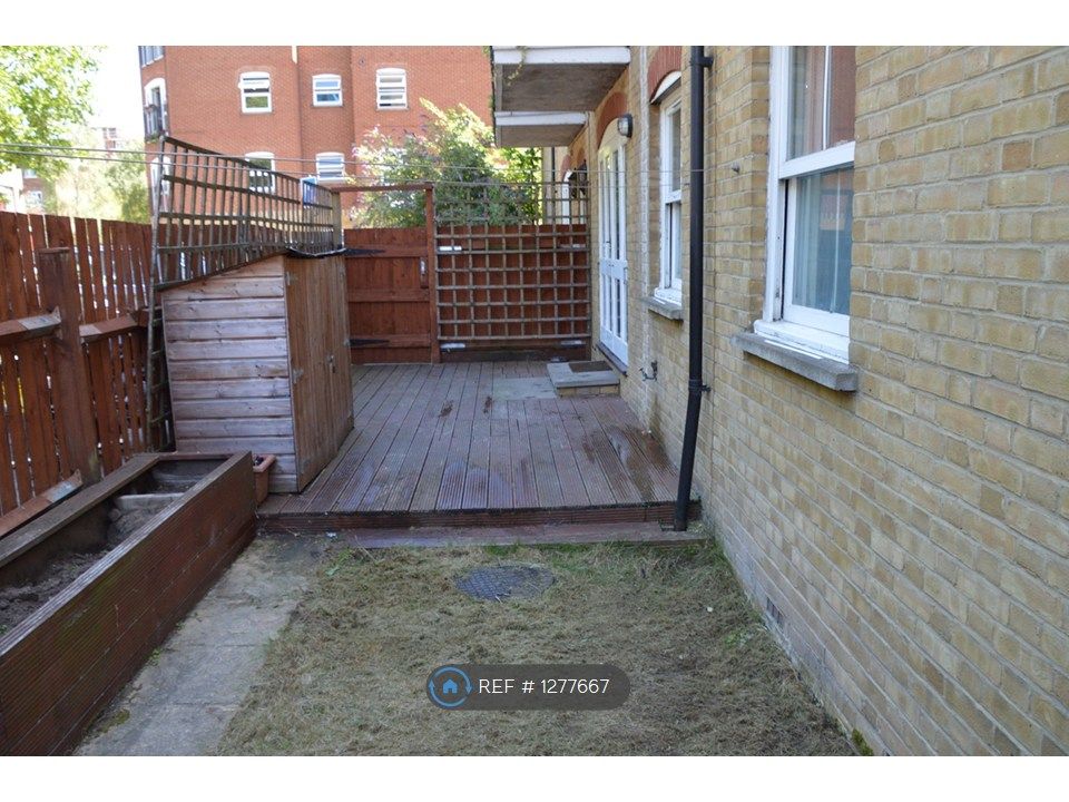 Property photo 3 of 12 Garden (Outwards)