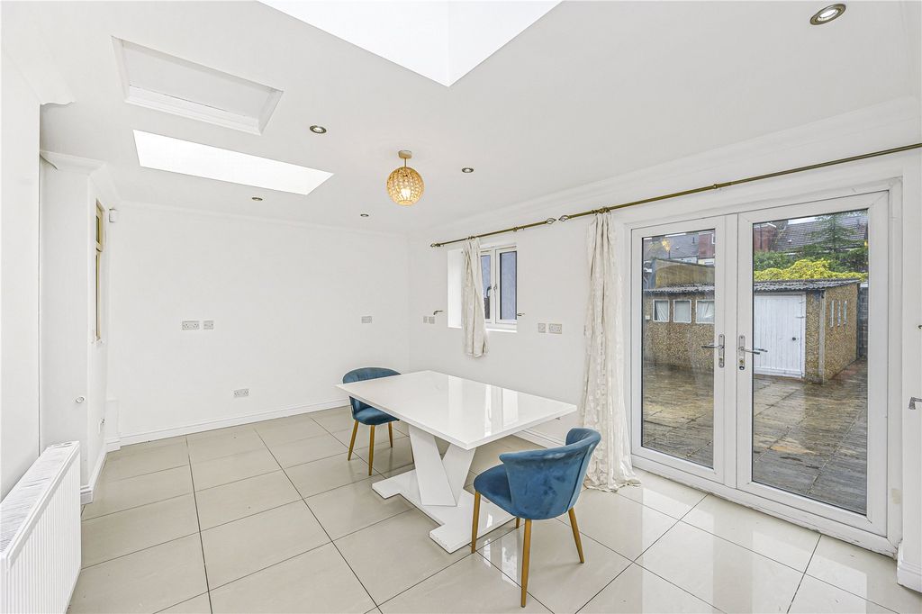 Property photo 3 of 16 Dining Room