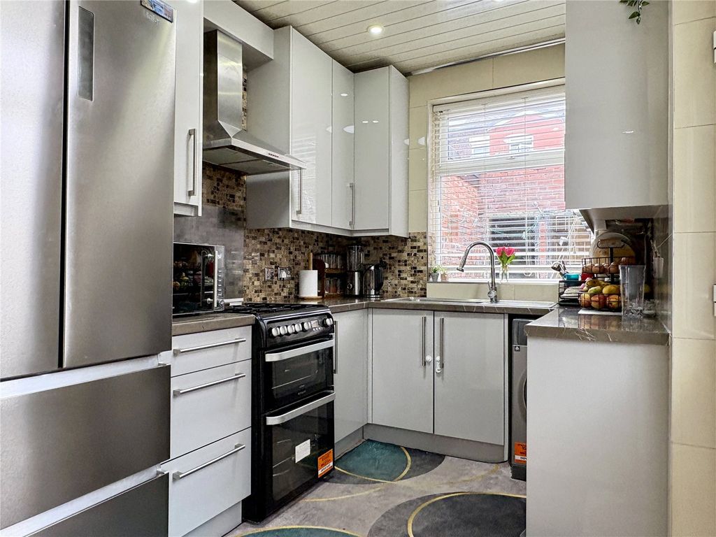 Property photo 3 of 13 Kitchen