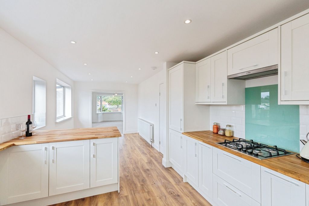 Property photo 2 of 18 Photo