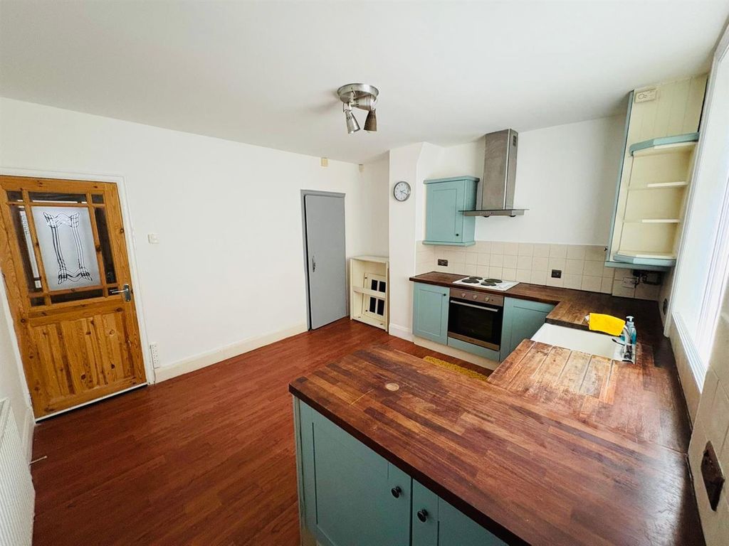 Property photo 2 of 14 Fitted Dining Kitchen: