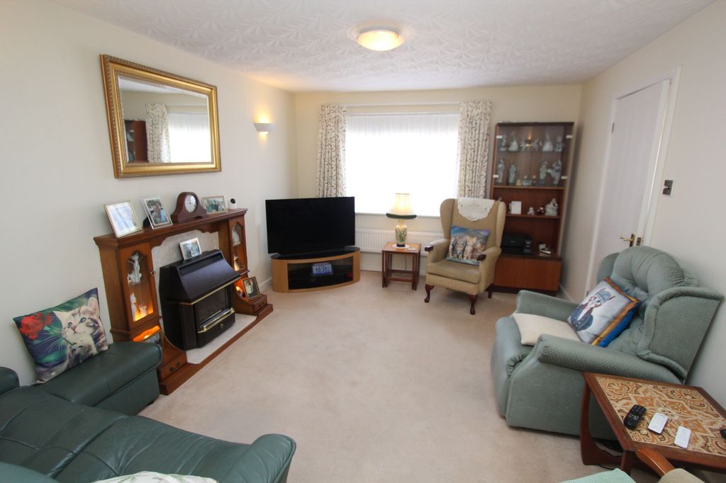 Property photo 2 of 22