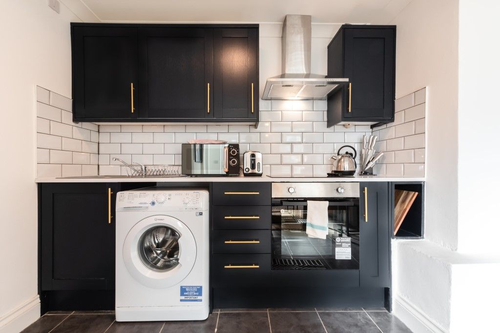 Property photo 2 of 9 Kitchen