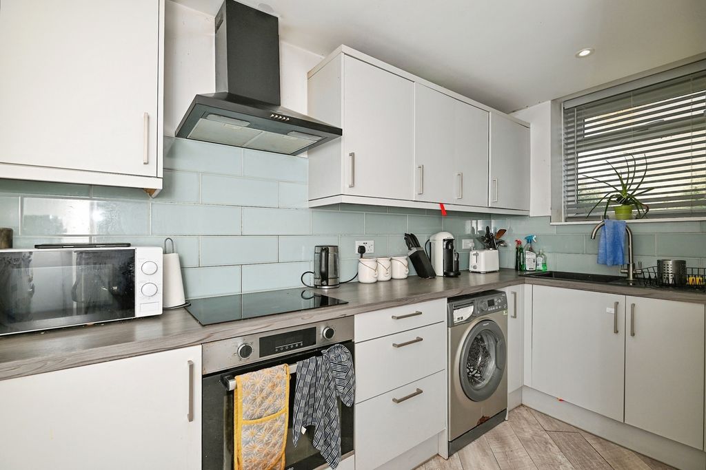 Property photo 3 of 9 Pbox-Img.Jpg